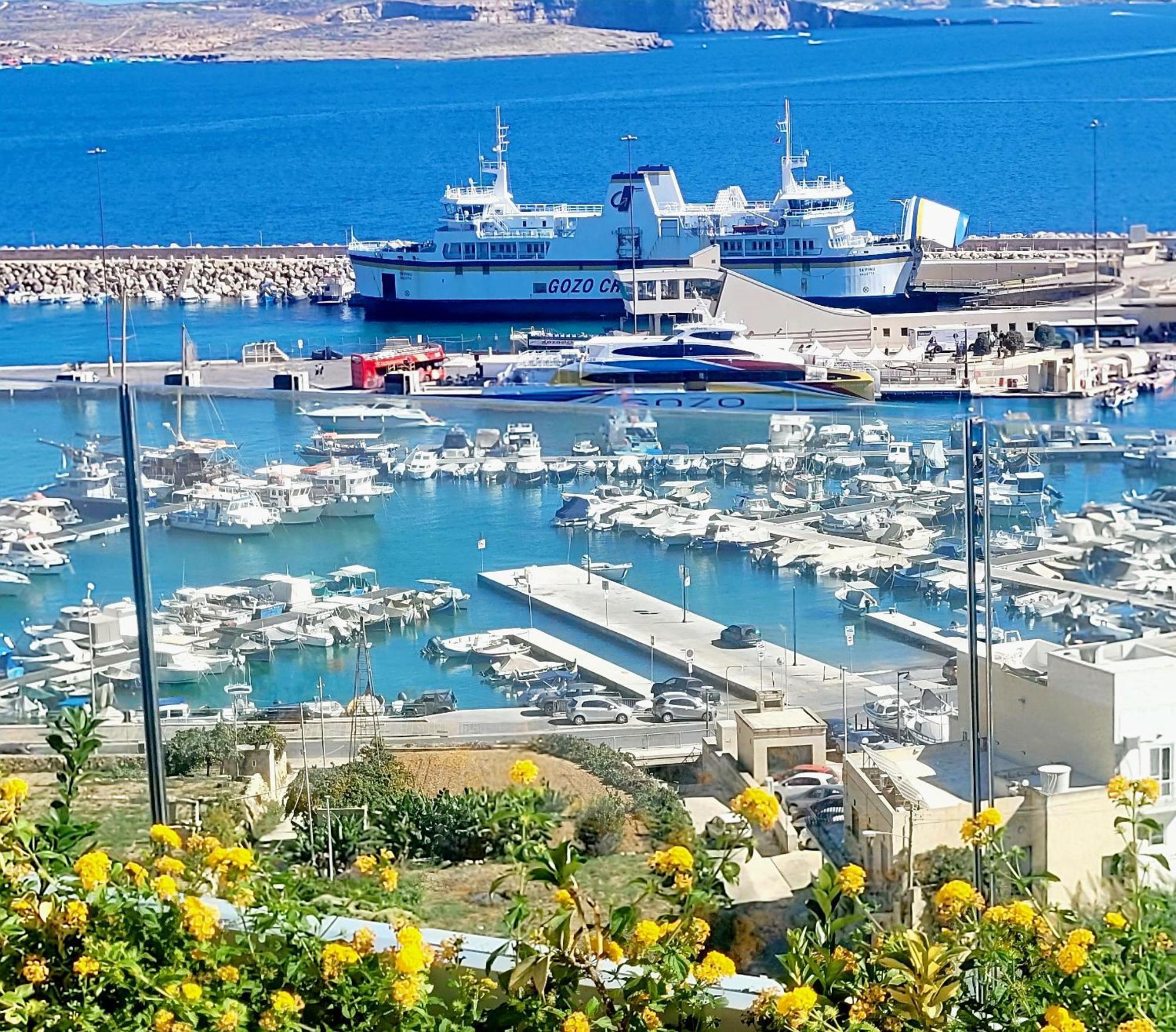 Grand Hotel Gozo Għajnsielem Exteriör bild